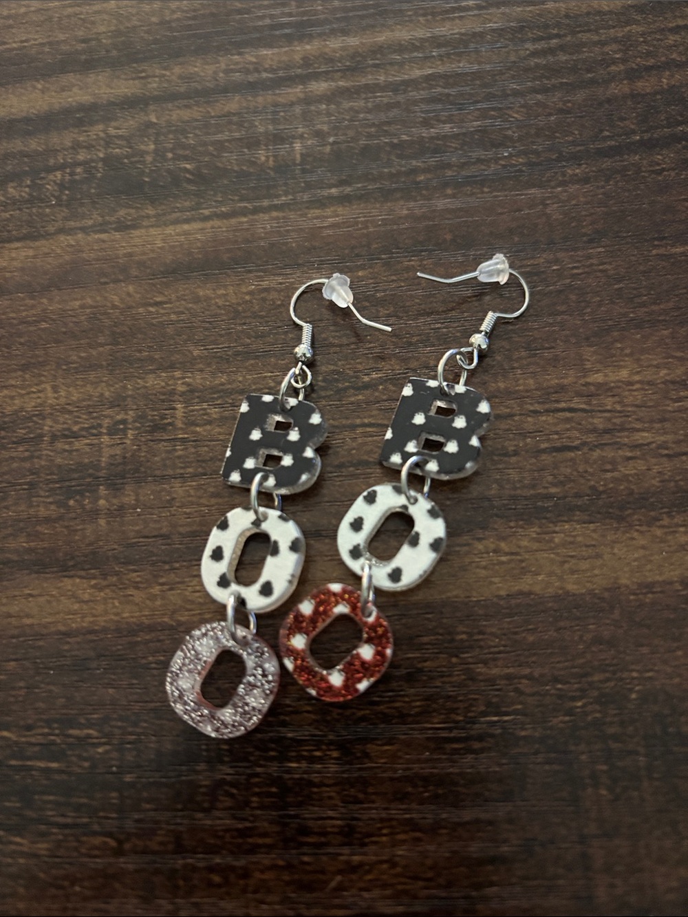 Women’s Black, White & Red Drop Earrings - BO Pattern